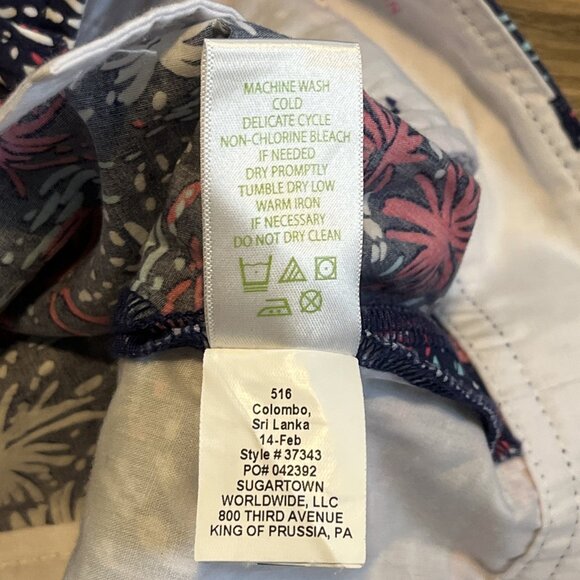 Lilly Pulitzer The Callahan Shorts SZ 8 Sparks Fly Glow in the Dark Patriotic - Picture 9 of 13